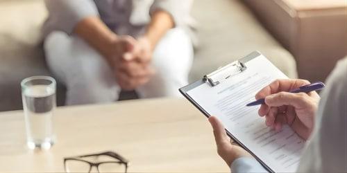 Physician-led personalised wellbeing consultation in a clinical setting